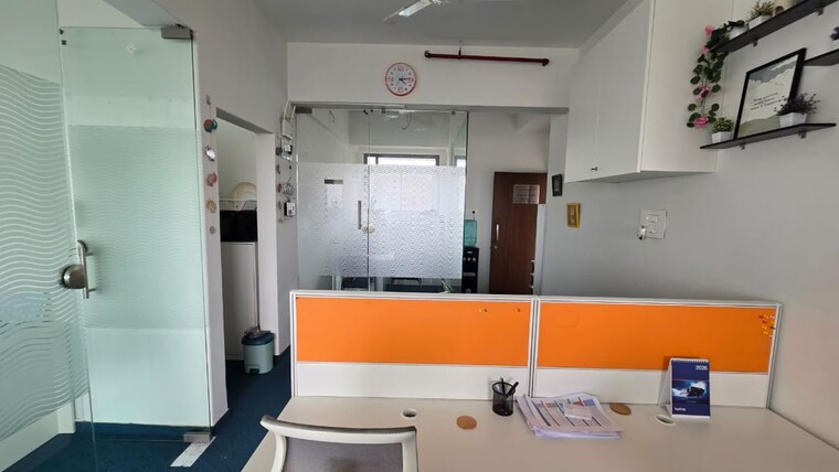 Team Area, earth-vintage Commercial Office Space 2000 Sq.Ft. In Dadar West Mumbai 10630993