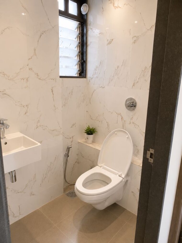 Bathroom, santacruz east 1 Bedroom 424 Sq.Ft. Apartment In Santacruz East Mumbai 10036222