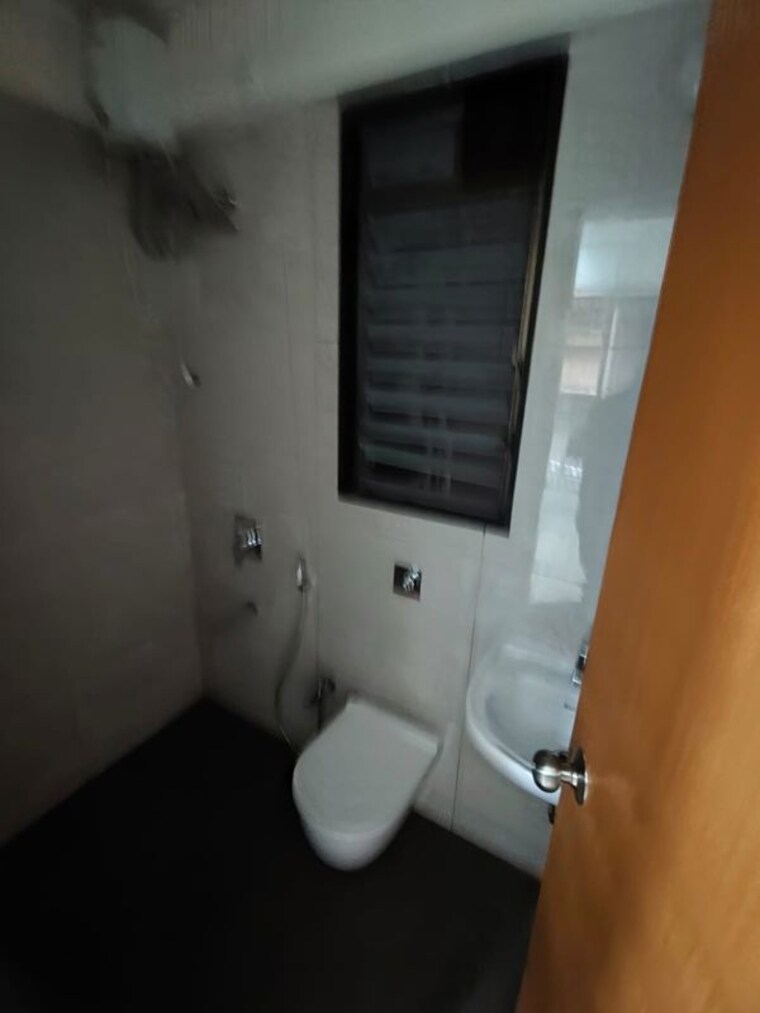 Bathroom, chandak-34-park-estate 1 Bedroom 391 Sq.Ft. Apartment In Goregaon West Mumbai 10631010