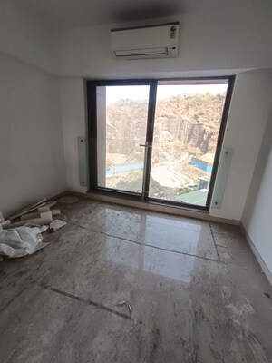 Master Bedroom in 3.5 BHK Apartment at Kanakia Silicon Valley, Powai – for Rent