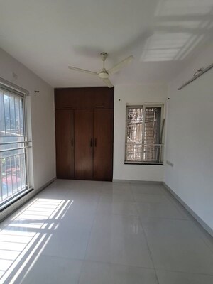 Room in 3 BHK Apartment at Rustomjee Athena, Majiwada – for Rent