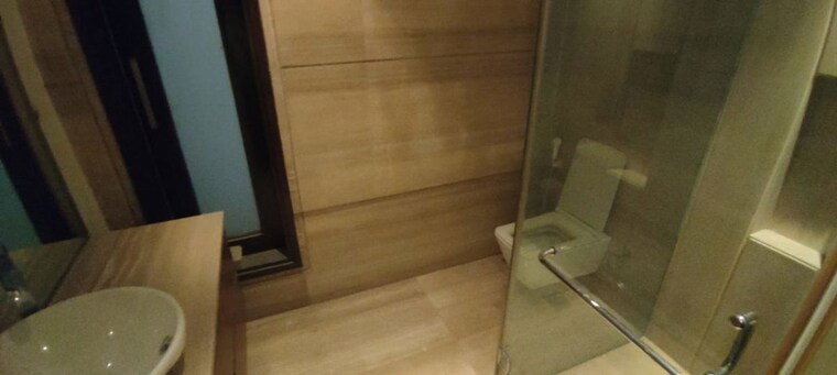 Bathroom, defence colony 4 Bedroom 2100 Sq.Ft. Builder Floor In Defence Colony Delhi 10631032