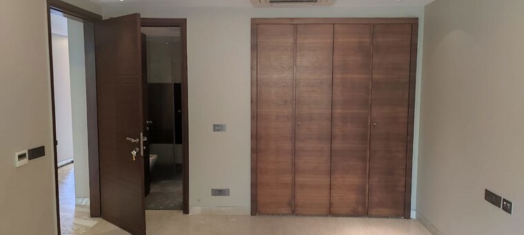 Room, defence colony 4 Bedroom 2100 Sq.Ft. Builder Floor In Defence Colony Delhi 10631032