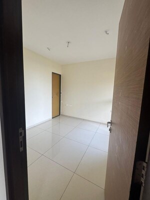 Bathroom in 1.5 BHK Apartment at Sai Amit Apartment, Andheri West – for Rent