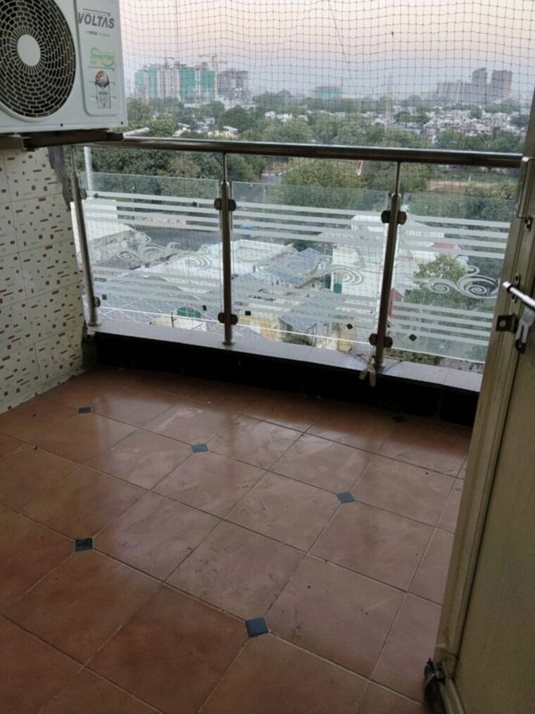 Balcony, memnagar 3 Bedroom 1170 Sq.Ft. Apartment In Memnagar Ahmedabad 10578858
