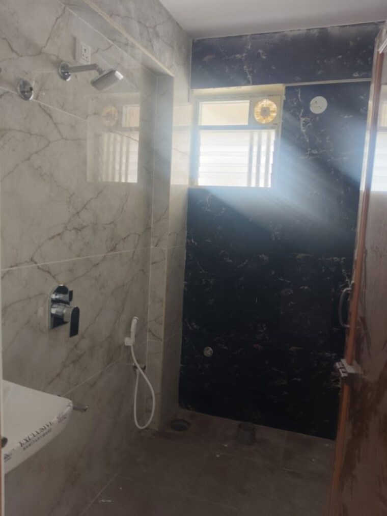 Bathroom, krishna-residency-kadubeesanahalli 1 Bedroom 600 Sq.Ft. Apartment In Kadubeesanahalli Bangalore 10631122