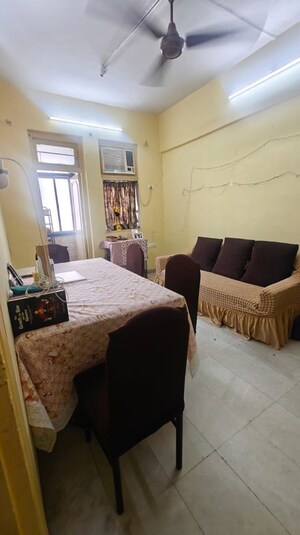 1 BHK Apartment For Sale in Colaba