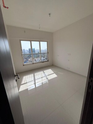 Room in 1 BHK Apartment at Kalpataru Vivant, Jogeshwari East – for Rent