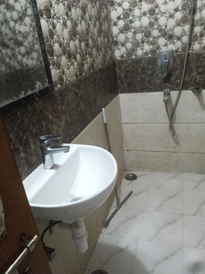 Bathroom in 1.5 BHK Villa at Sector 30 – for Rent