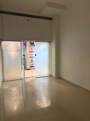 Room in  Office Space at Rustomjee Eaze Zone Mall, Malad West – for Rent