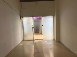 Room in  Office Space at Rustomjee Eaze Zone Mall, Malad West – for Rent