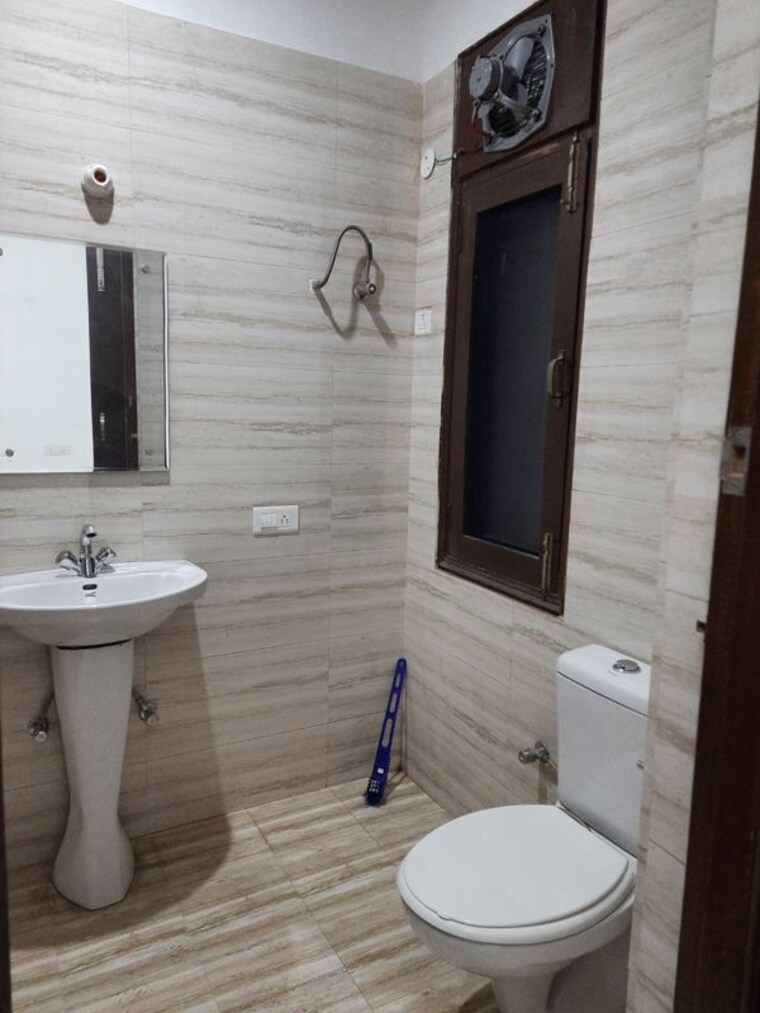 Bathroom, vip road 3 Bedroom 1850 Sq.Ft. Apartment In Vip Road Zirakpur 10631222