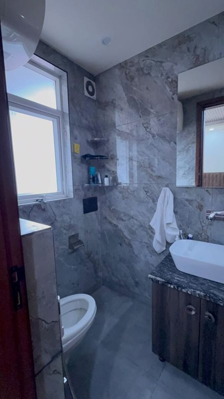 Bathroom, kalkaji 2 Bedroom 900 Sq.Ft. Builder Floor In Kalkaji Delhi 10631270