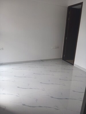 Room in 1 BHK Apartment at Piramal Vaikunth, Balkum Pada – for Rent
