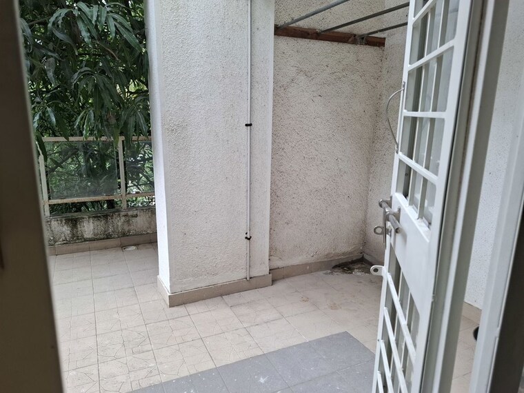 Balcony, nirmiti-rama-govind 6+ Bedroom 4270 Sq.Ft. Apartment In Karve Nagar Pune 10631301