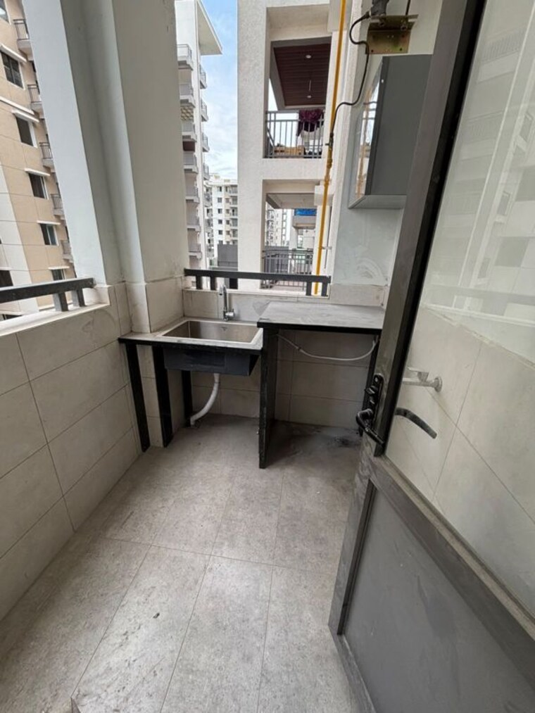 Balcony, srr-sriram-river-view 3 Bedroom 2968 Sq.Ft. Apartment In Narsingi Hyderabad 10631365