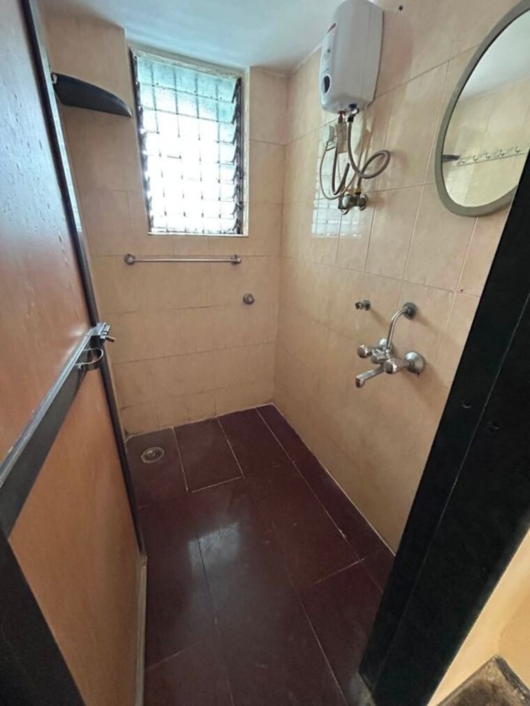Bathroom, dahisar east 1 Bedroom 420 Sq.Ft. Apartment In Dahisar East Mumbai 10631391