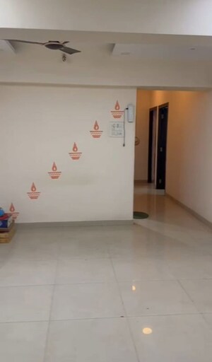 Room in 2 BHK Apartment at Arjun CHS Vasant Vihar, Vasant Vihar – for Rent