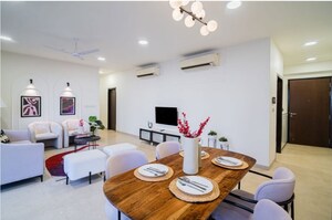 2 BHK Apartment For Rent in Paramount, Khar East