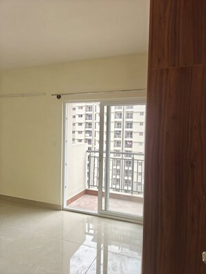 Room in 3 BHK Apartment at TVS Emerald Jardin, Singasandra – for Rent