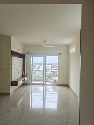 Room in 3 BHK Apartment at TVS Emerald Jardin, Singasandra – for Rent