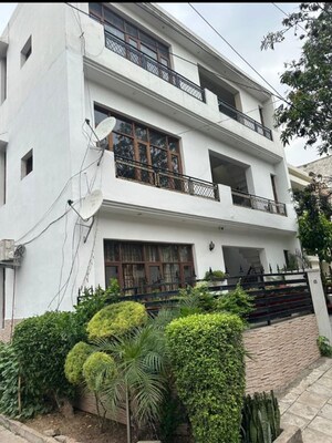 2 BHK Builder Floor For Rent in Sector 38