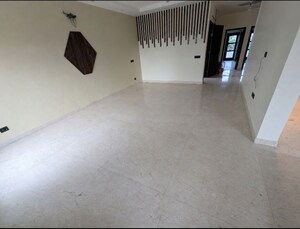 Room in 2 BHK Builder Floor at Sector 38 – for Rent