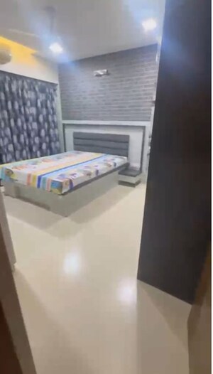 Bedroom in 3 BHK Apartment at Chembur – for Rent
