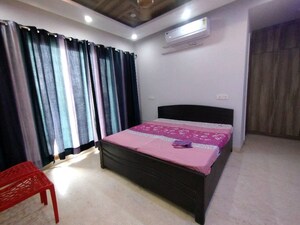 Bedroom in 2 BHK Builder Floor at Sector 10 – for Rent