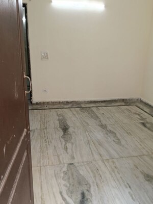 Room in 2 BHK Builder Floor at Saket – for Rent