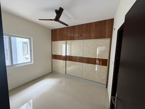Room in 2.5 BHK Apartment at Godrej Royale Woods, Devanahalli – for Rent
