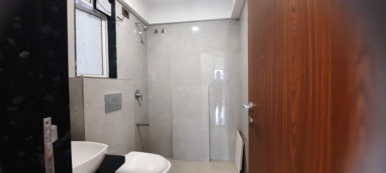 Bathroom, mayfair-breeze 3 Bedroom 825 Sq.Ft. Apartment In Andheri West Mumbai 10617470