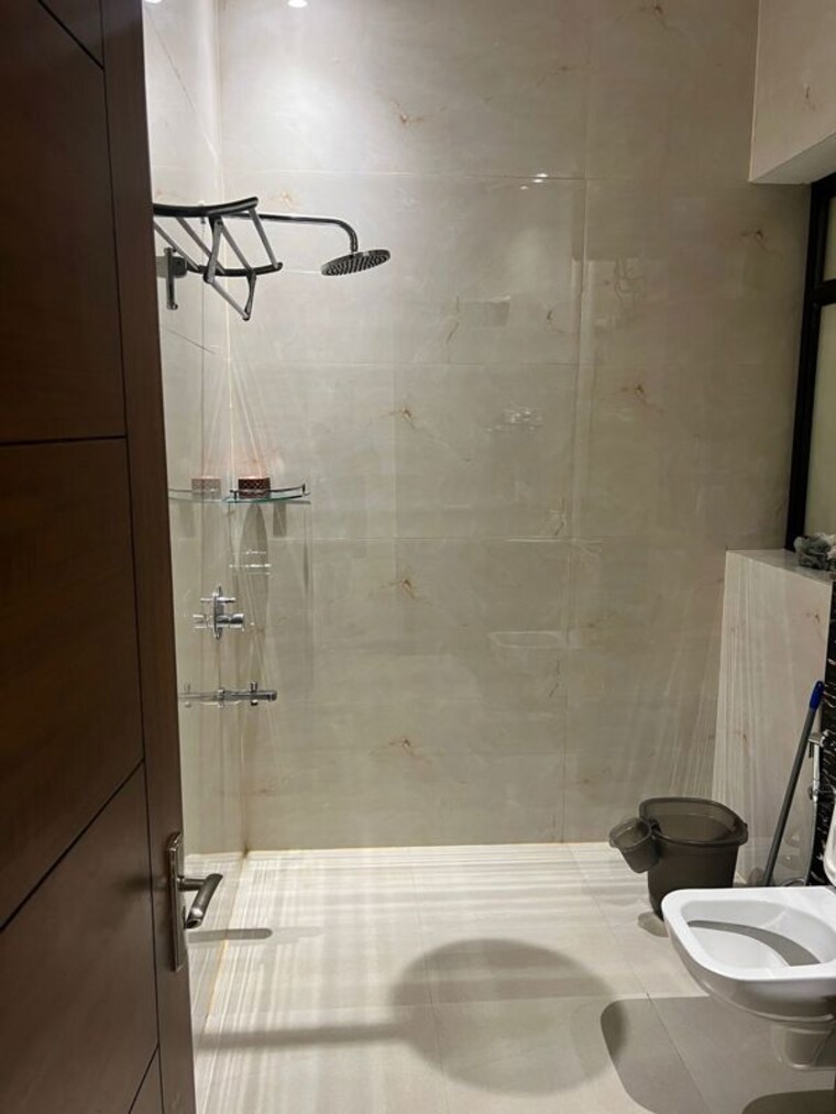 Bathroom, sector 9a 4 Bedroom 2760 Sq.Ft. Builder Floor In Sector 9a Gurgaon 10631556