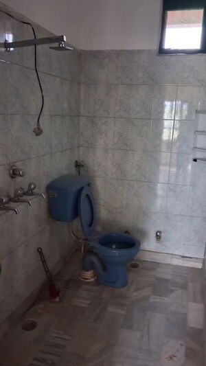 Bathroom in 2 BHK Builder Floor at Sector 43 – for Rent