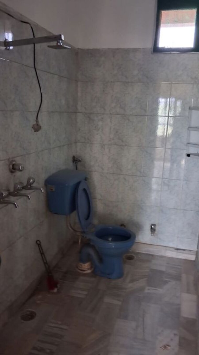 Bathroom, sector 43 2 Bedroom 1800 Sq.Ft. Builder Floor In Sector 43 Chandigarh 10631587