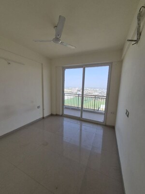 Room in 2 BHK Apartment at Conscient Habitat 102, Sector 102 – for Sale