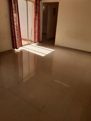 Room in 2 BHK Apartment at Ratan Prestige, Kharadi – for Rent