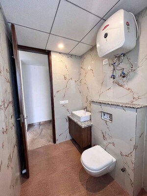 Bathroom in 1 BHK Builder Floor at Sector 42 – for Rent