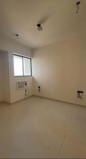 Room in 2 BHK Apartment at Lodha Crown Quality Homes, Majiwada – for Rent