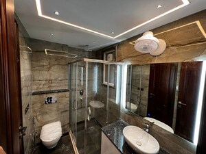 Master Bedroom in 3 BHK Builder Floor at Bestech Center Point, Sushant Lok I – for Rent