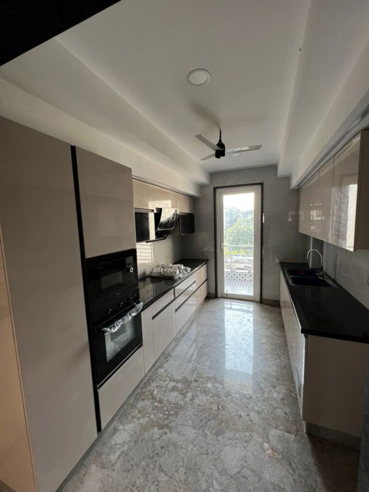 Kitchen, bestech-center-point 3 Bedroom 2400 Sq.Ft. Builder Floor In Sushant Lok I Gurgaon 10631637