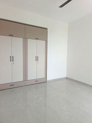 Room in 3 BHK Apartment at Dhamji Shamji Mahavir Spring Tulip Phase 1, Pokhran Road No Two – for Rent