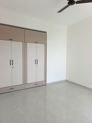 Room in 3 BHK Apartment at Dhamji Shamji Mahavir Spring Tulip Phase 1, Pokhran Road No Two – for Rent