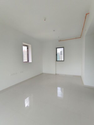 Room in 4 BHK Apartment at Kalpataru Immensa, Kolshet Road – for Rent