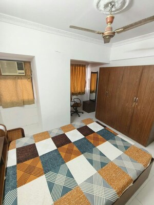 Bedroom in 2 BHK Apartment at Nivant Apartment Vile Parle, Vile Parle West – for Rent