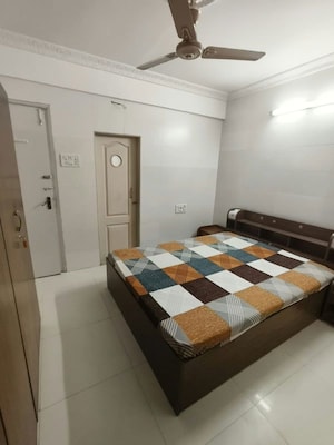 Bedroom in 2 BHK Apartment at Nivant Apartment Vile Parle, Vile Parle West – for Rent