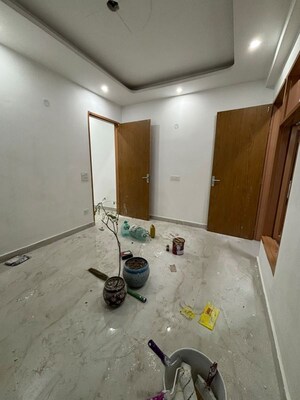 Bathroom in 1 BHK Apartment at Saket – for Rent