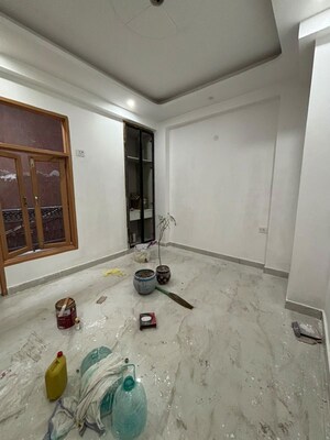 Room in 1 BHK Apartment at Saket – for Rent