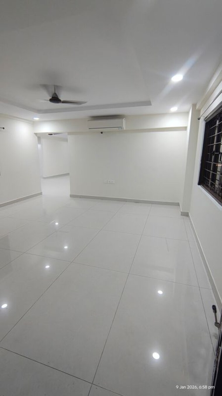 Room, hi tech city 3 Bedroom 2800 Sq.Ft. Apartment In Hi Tech City Hyderabad 10631733
