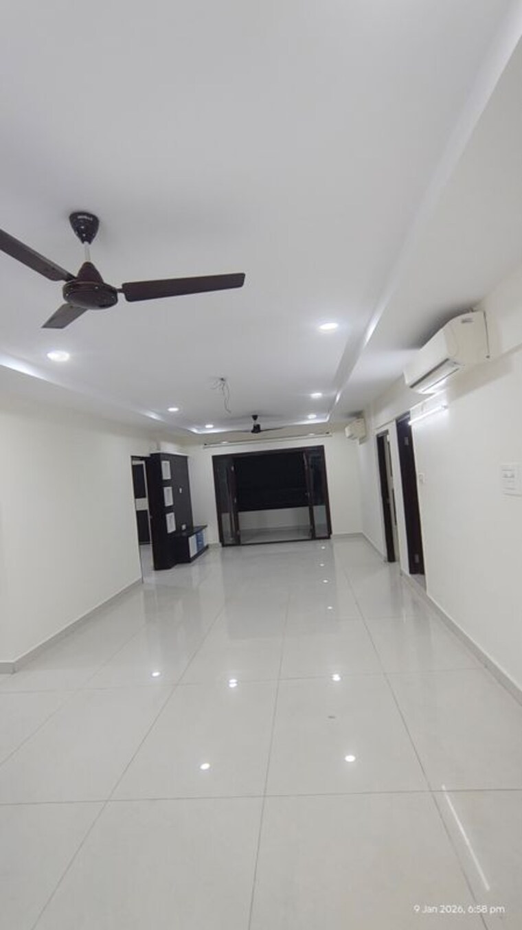 Room, hi tech city 3 Bedroom 2800 Sq.Ft. Apartment In Hi Tech City Hyderabad 10631733
